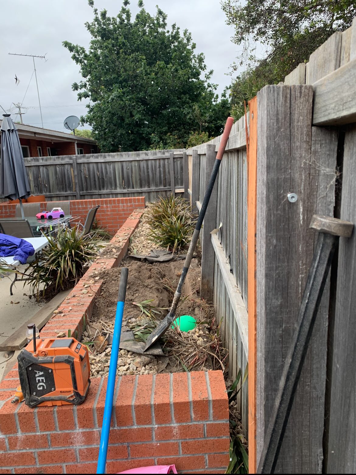Retaining wall landscaping